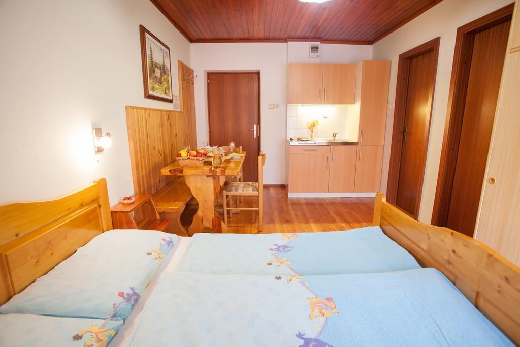 Apartments Lovec Cerkno Eksteriør bilde