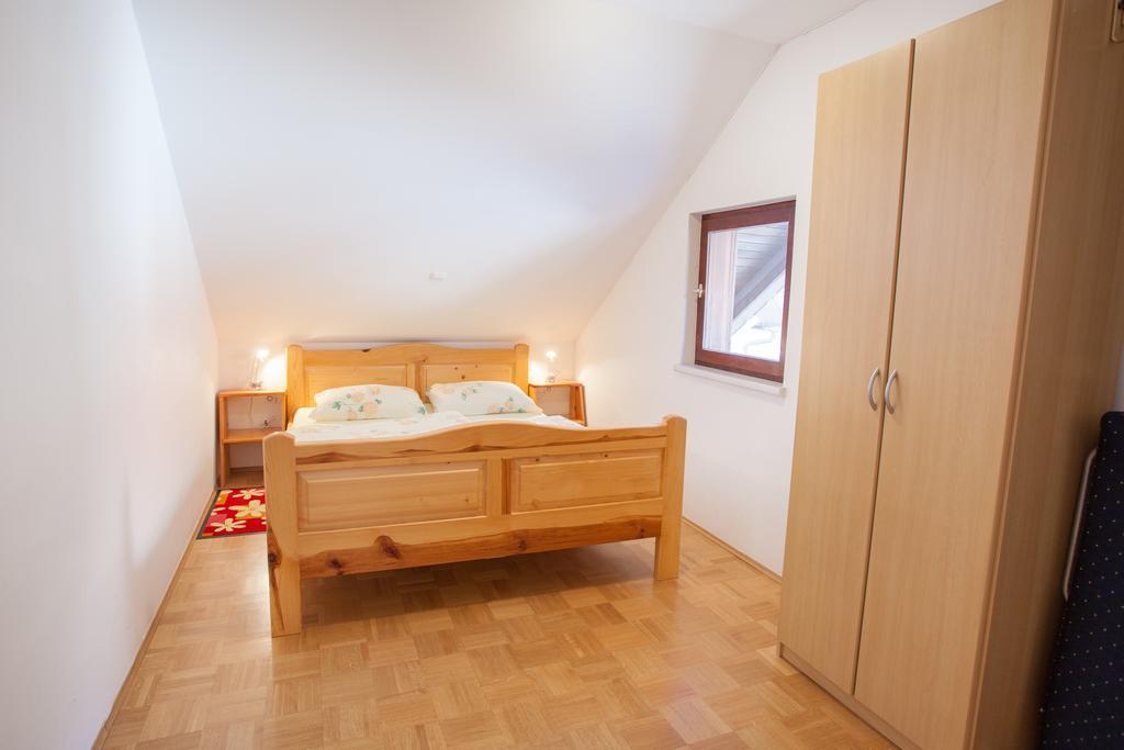 Apartments Lovec Cerkno Eksteriør bilde